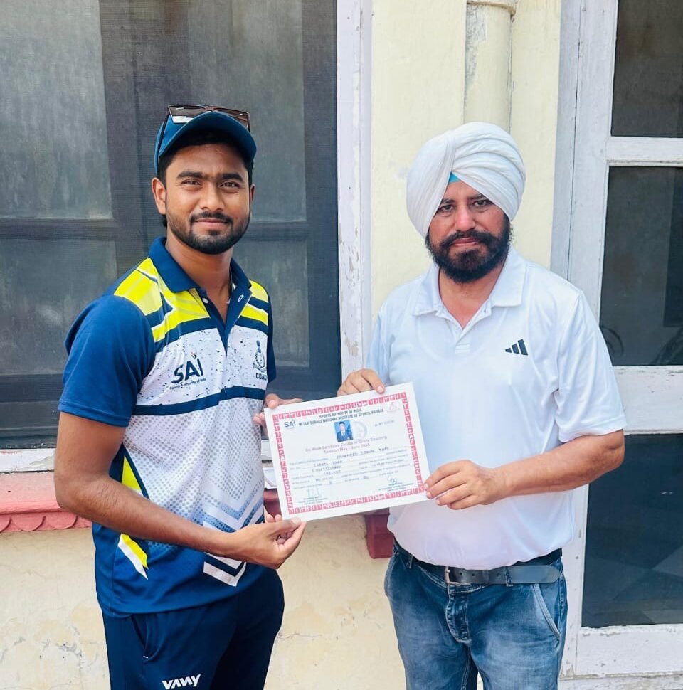 क्रिकेट सिर्फ एक खेल नहीं, बल्कि जुनून, मेहनत और अनुशासन का दूसरा नाम है।