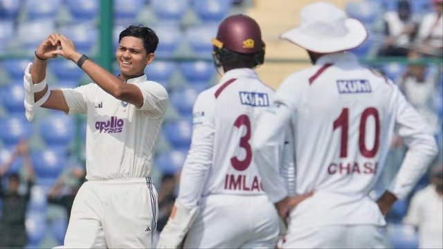 यशस्वी जायसवाल (Yashasvi Jaiswal) और शुभमन गिल (Shubman Gill) ने ठोस शुरुआत दी। यशस्वी जायसवाल (Yashasvi Jaiswal) और शुभमन गिल (Shubman Gill) ने ठोस शुरुआत दी।